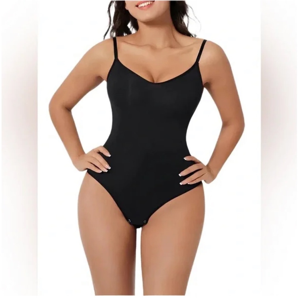 New without tags HeyShape TikTok VIRAL Snatched
Shapewear Bodysuit black…
